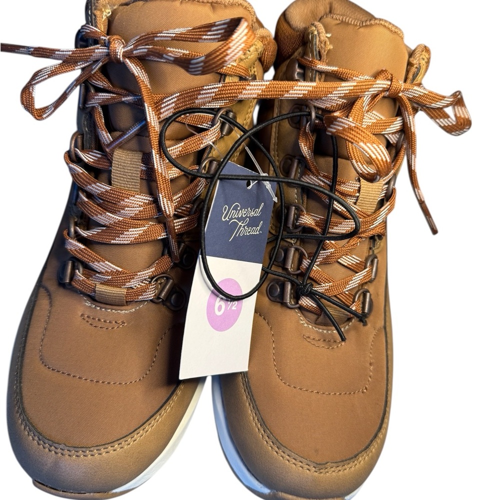 Universal Thread Bergen Quilted Hiker Ankle  Boots Lace Up Tan Women's 6.5 NWT